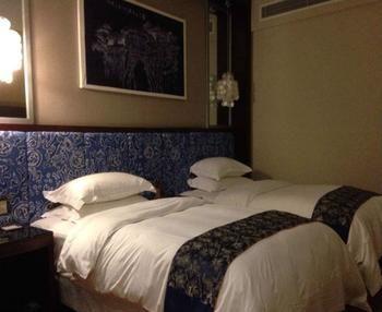 Miaozu Buyi Hotel Fenghuang Extérieur photo